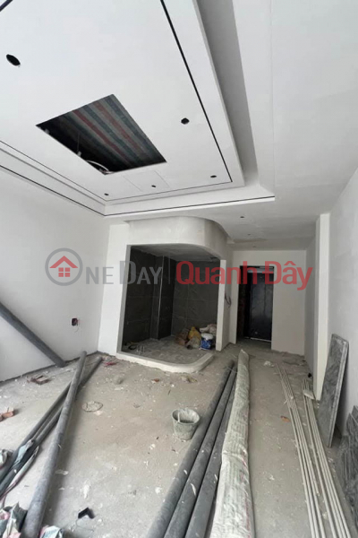 Property Search Vietnam | OneDay | Residential, Sales Listings | HOUSE FOR SALE ON NGUYEN VAN CU STREET, CAR GARAGE - 7 FLOORS WITH ELEVATOR, 40M2, 7 FLOORS, FRONTAGE 4M, 16.8 BILLION.