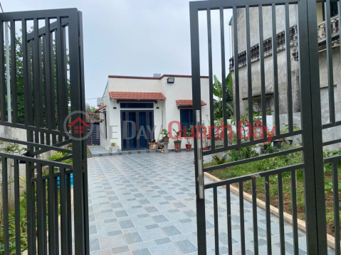 OWNER SELLS BEAUTIFUL HOUSE - GOOD PRICE, needs to quickly sell a plot of land in a prime location in Phu Xuyen district. _0