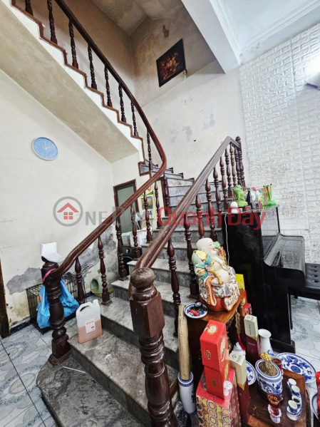 , Please Select Residential, Sales Listings đ 18 Billion