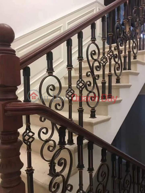 I'm renting out a house in Thai Ha, Tay Son, Lang Ha, Dong Da, 210m2 x 3 floors - 46 million VND. _0