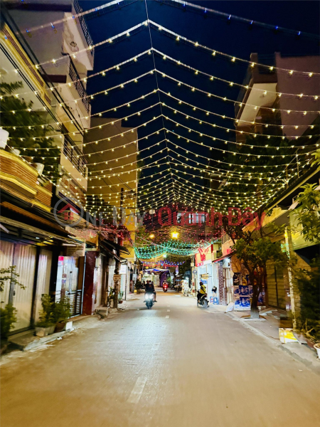 đ 12.5 Billion **House for sale in alley 61 Dat Thanh Street, Ward 6, Tan Binh District (6*11m),12 rooms - corner plot with 2 street frontages**