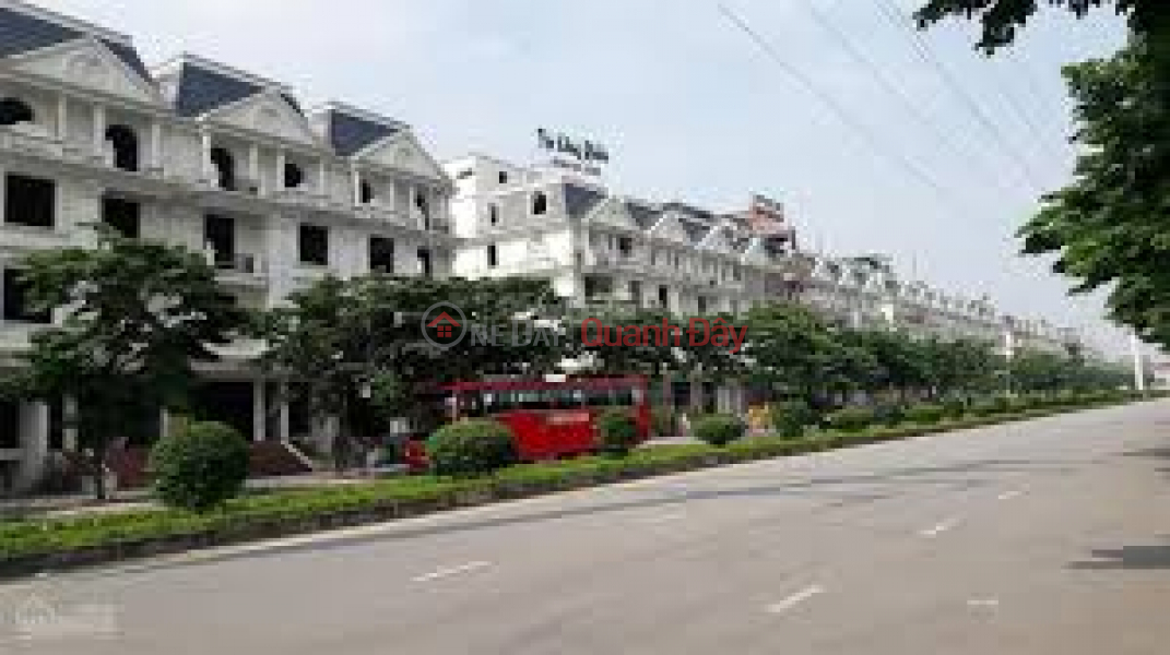 Bán biệt thự Thành Phố Giao Lưu, DT 280m2 xây 3,5 tầng, căn góc 3 mặt tiền Niêm yết bán