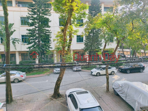 Selling 2nd floor apartment on Tran Quoc Hoan street, area 90m2, 3 bedrooms, 2 bathrooms, corner lot, price 5.25 billion _0