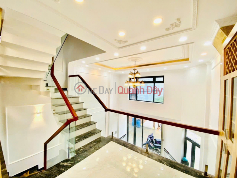 đ 8,25 tỷ, Chính chủ bán nhà 4 lầu DTSD 200m2 góc 2 mặt tiền HXH đường Cây Keo