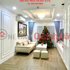 Convenient apartment at a good price, direct owner selling quickly. Goldmark City apartment, 94m2, mid-floor, Bac Tu Liem District, Hanoi. _0