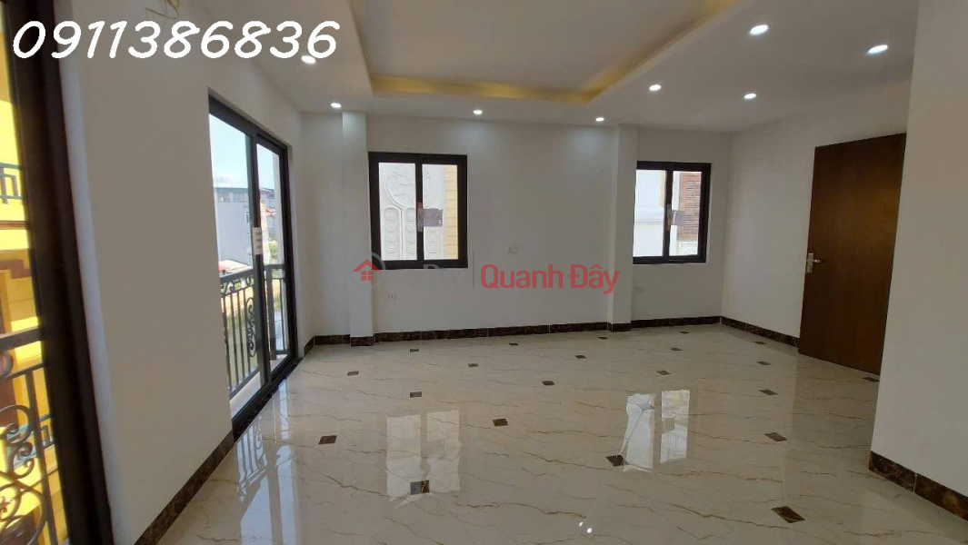 Nhà đẹp đón Tết, Hoàng Quốc Việt, 3 mặt thoáng, Ô tô tải, 50m x 5T, mặt tiền 5M Niêm yết bán