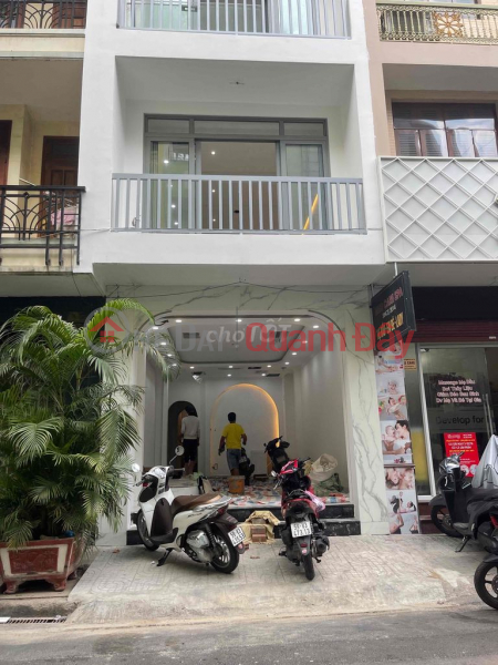 Property Search Vietnam | OneDay | Residential Rental Listings Beautiful house near Phan Xich Long, 4 floors, 8 bedrooms