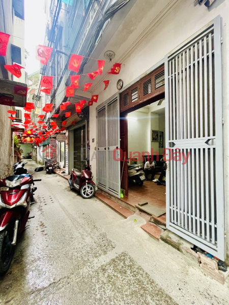 8.6 Billion VND Cash Flow House Pham Van Dong - Hoang Quoc Viet Full Furniture, Near Street, 35m2, 6 Floors Sales Listings
