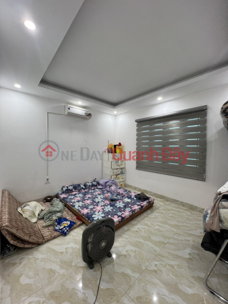 đ 2.2 Billion, Selling Dinh Cong townhouse, 40m x 2 floors, parked car, price 2 billion 200