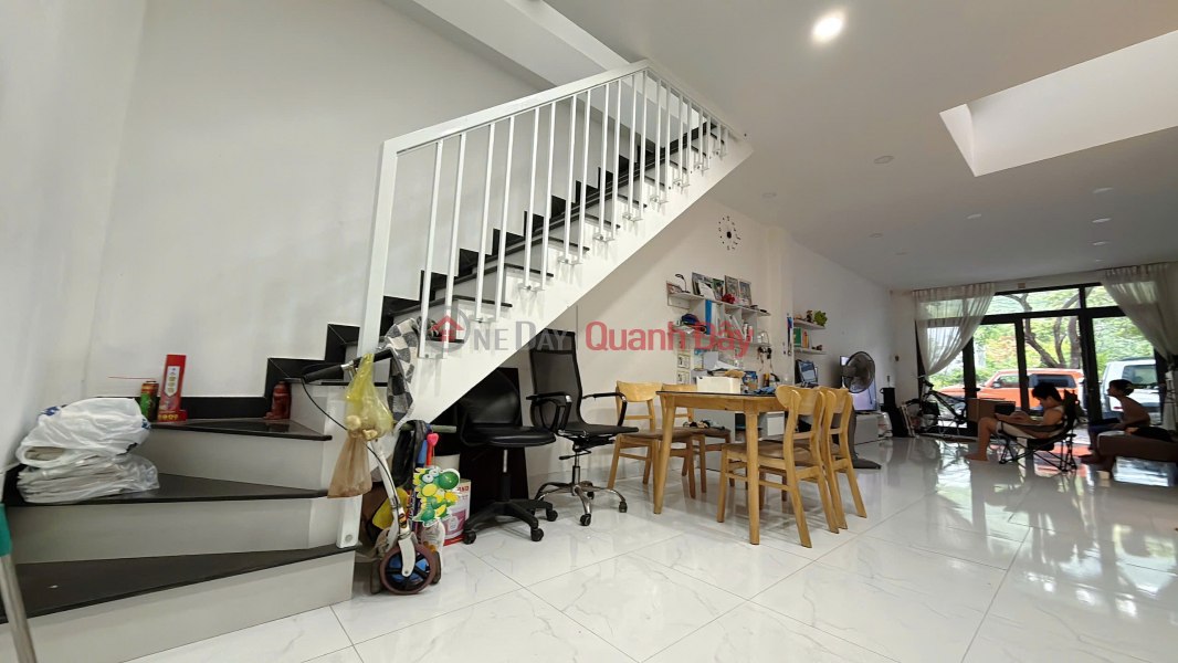 House for sale in a resettlement area, good location. Two-story house, 13m wide paved road. 5km from the train station. Sales Listings