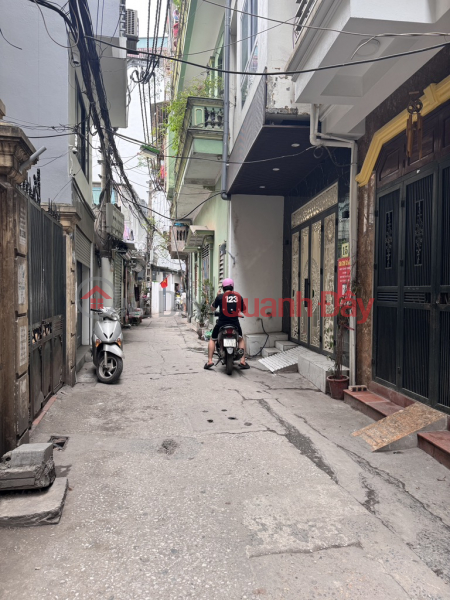 đ 6,43 tỷ | MẶT NGÕ THÔNG - NHÀ CŨ CHỈ CẦN SƠN LẠI LÀ ĐẸP - GIÁ GIA LỘC