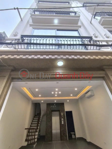 NEW HOUSE WITH CAR ACCESS AND ELEVATOR, Tram Street, 37m2 X 6 floors, 4.7m frontage, 10 billion Long Bien. Sales Listings