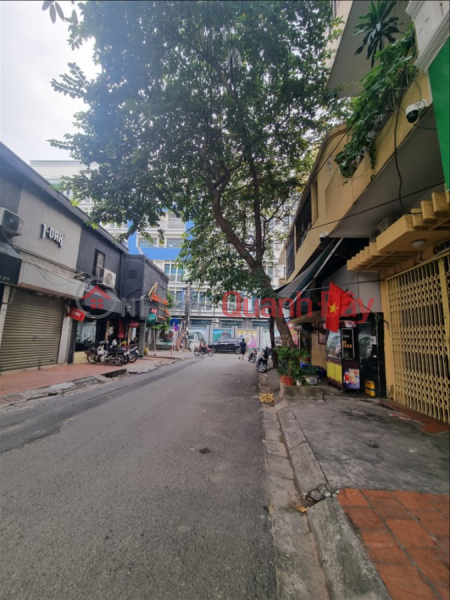 Houses for sale on East Street in Dong Da District. 52m Frontage 4m Approximately 14 Billion. Commitment to Real Photos Accurate Description. Owner | Vietnam Sales, đ 14.5 Billion