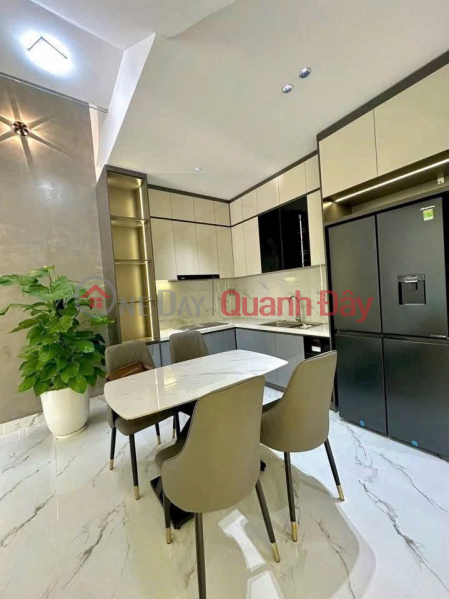đ 8.29 Billion, Fully furnished 3-story house on Duong Duc Hien street - Near the beach