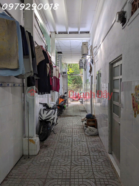 Owner needs money, selling a row of 7 rental rooms and 1 kiosk, currently fully rented out for 13 million VND\/month. _0