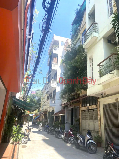 Over 12 billion, near Nguyen Van Huyen overpass, 45m2, 4 floors, car-free. _0