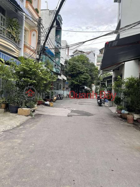 Warehouse for sale in Tan Phu District, Trinh Dinh Trong Street, Phu Trung Ward, Car Alley, 7mx22m, Only 8 billion Sales Listings