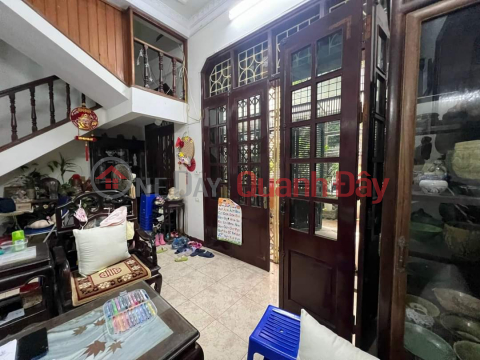 The owner sells the Tran Quoc Hoan PL 2 house with free car space> 17 billion 80m 4T _0