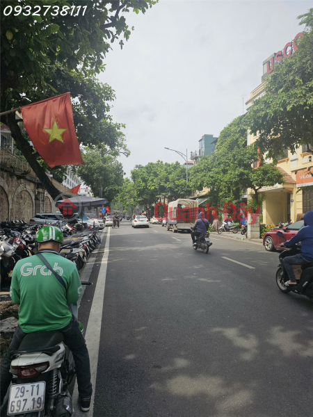 Bán nhà ngõ Phùng Hưng, Hoàn Kiếm, 102m2, 3 tầng, 3PN, Sổ đỏ, giá 92 tỷ. LH: 0932738111 Việt Nam, Bán | đ 92 tỷ