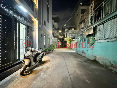 8 BILLION VND, IMMEDIATE OWNERSHIP OF A PROPERTY ON PHAM VAN DONG STREET, VF5 GATEWAY, 20M FROM MAIN STREET, AREA: 40M2 x 5 FLOORS _0