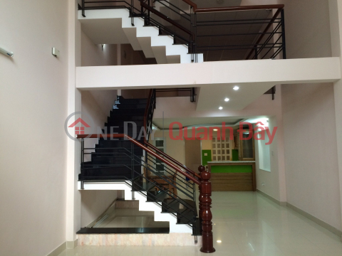OWNER NEEDS TO SELL BEAUTIFUL HOUSE QUICKLY in Thu Duc City, Ho Chi Minh City _0
