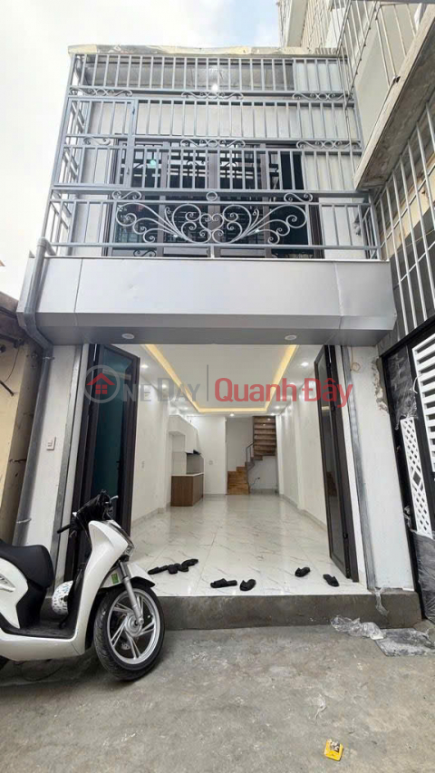 Owner selling a 2-story house on Giai Phong alley, car can park right in front. _0