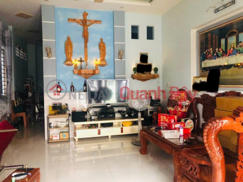 Selling a house with 1 ground floor and 2 floors, with car access near Tan Phong market, only 3.7 billion _0