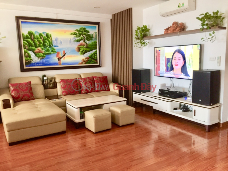 The owner sells the apartment in Park 2 An Duong Vuong, Phu Thuong, Tay Ho, Hanoi Sales Listings