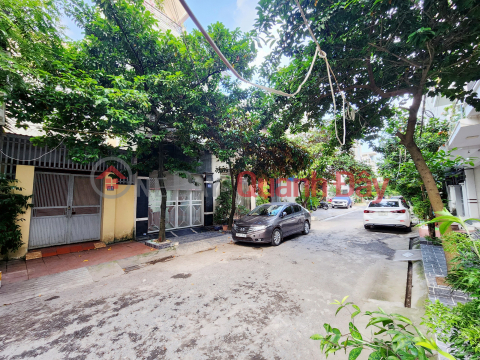 House for sale in Dang Lam 1 resettlement plot - area 60m 2.5 floors PRICE 4.15 billion near FPT school _0