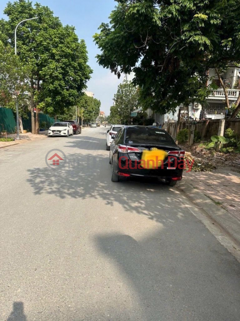 Land for sale in Ly Son, accessible by car, with sidewalk, suitable for business, just over 9 billion VND. Contact 0936123469 _0