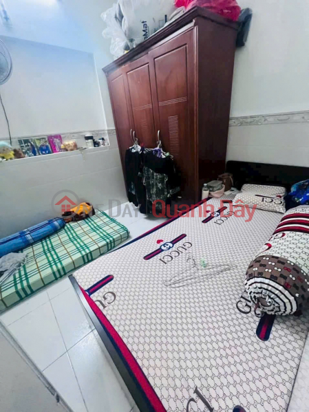 đ 2.55 Billion, Selling a 3-story house with 4 bedrooms for 2.55 billion VND - Located just 10 meters from the car accessible alley at 1942 Huynh Tan Phat.