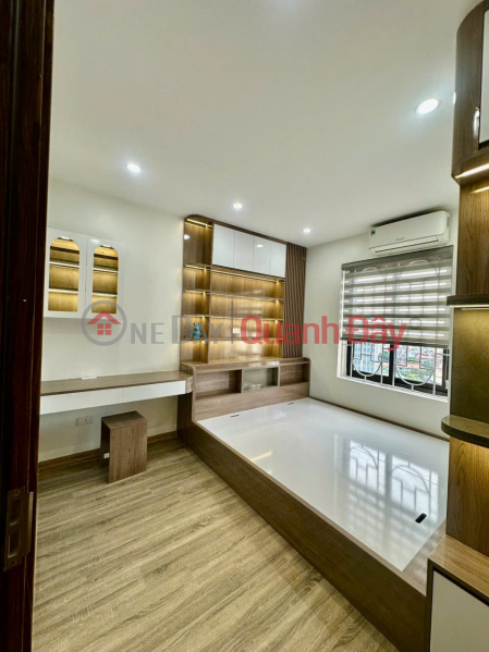 đ 4.95 Billion Apartment for sale CT9 Dinh Cong urban area 72m2 3 bedrooms red book price 4 billion 950 million