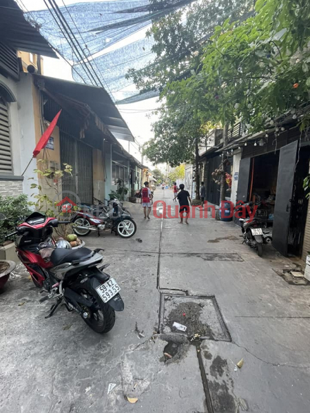 BINH TAN - 3-STORY HOUSE - Thong District - 7.5 BILLION Sales Listings