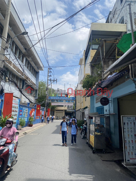 đ 11,5 tỷ **Bán nhà mặt tiền Lê Lai, MT khu Bàu Cát, Tân Bình (4,6*14) 4 tầng; 11,5 tỷ