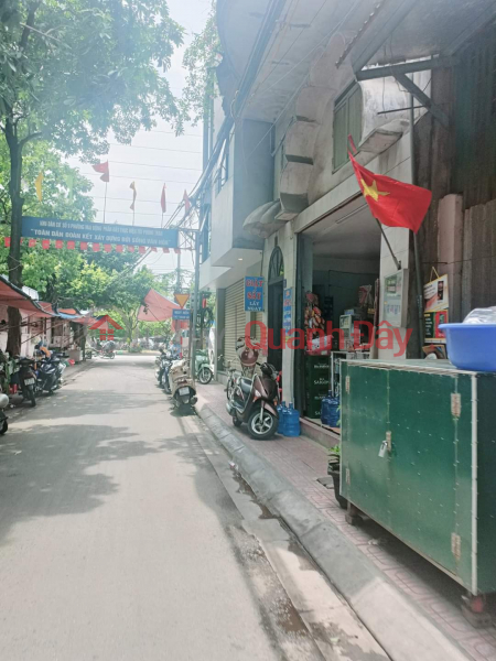 House for sale with 4 floors 32m2, Lang Chua, Dong Da, Hanoi, Full furniture. Sales Listings