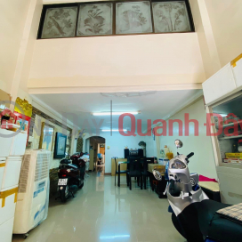 Selling a wide alley house near the front of Nguyen Trai Street, P11, District 5, area 79m2 2 floors, price 8.2 billion VND _0