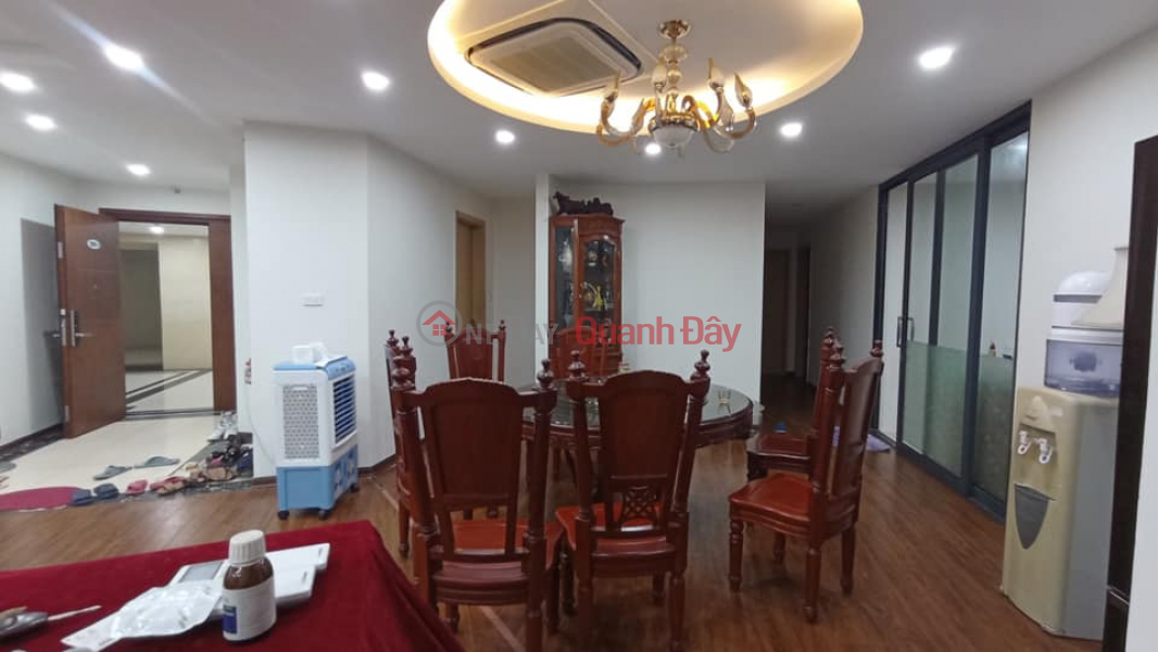 Property Search Vietnam | OneDay | Residential, Sales Listings | SUPER PENHOUSE Yen Hoa Park View Apartment - Vu Pham Ham 218m2 high-class furniture, more than 11 billion