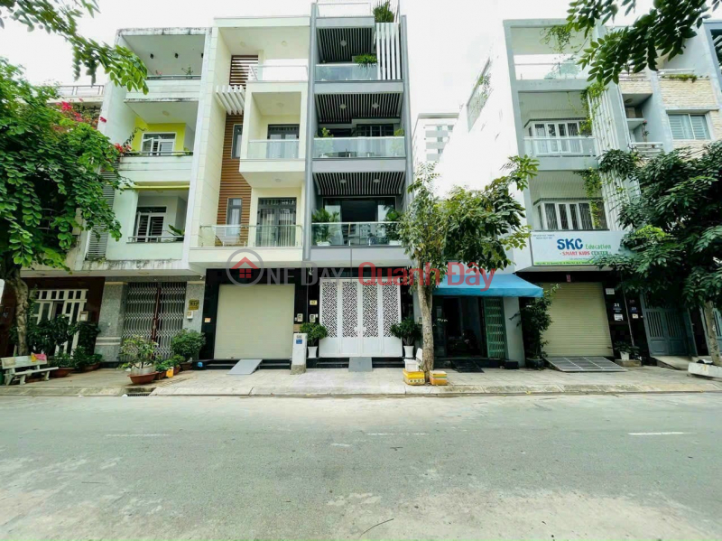 Selling 4-storey front house on 20m Phu My street, District 7, 5x20 for rent 20 million\\/month Sales Listings