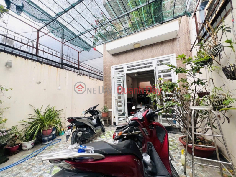 , Please Select, Residential, Sales Listings | đ 6.3 Billion