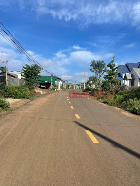 3300m2 of land for sale on a paved road near R'chai Phu Hoi football field, Duc Trong, Lam Dong. Price: 12.5 billion VND. _0
