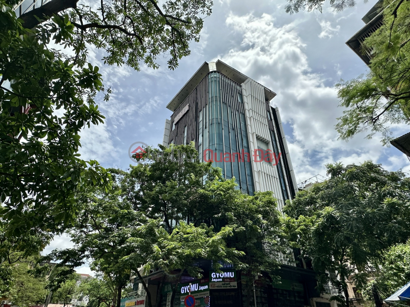 (Tin thật 100%) Bán tòa Building lô góc cao cấp 99m2 x 10T mặt phố Nguyên Hồng - Dòng tiền 3 tỷ/năm Niêm yết bán