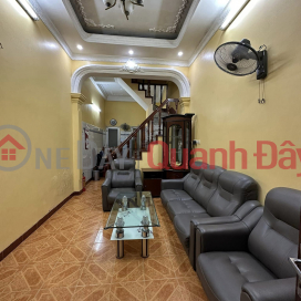 OWNER NEEDS TO RENT A ENTIRE HOUSE IN HAO NAM STREET, 4 FLOORS, 35M2, 5 BEDROOM, 3WC, PRICE 12.5 MILLION\/MONTH _0