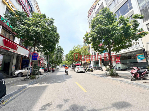 Siêu phẩm phố cổ vừa hot, lại hiếm Nguyễn Trường Tộ, Ba Đình cũ, sổ vuông đét , 2 mặt phố, DT đất 125 m, bán _0