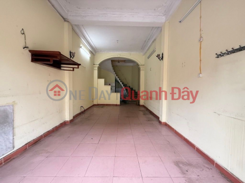 Street-facing property on Hoang Sam street, 36m² x 3 floors, old house, price 21.5 billion VND, corner plot, excellent for business. _0