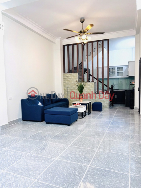 House for sale in Duc Giang, 40m x 4 floors, corner lot, car parking at door. Contact 0936123469 _0