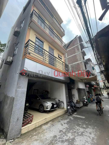 HOUSE FOR SALE NEAR FINANCE STUDENTS - BAC TU LIEM - AREA 82M2 - 4 FLOORS - PRICE 8.8 BILLION - CAR ACCESSIBLE ALLEY Sales Listings
