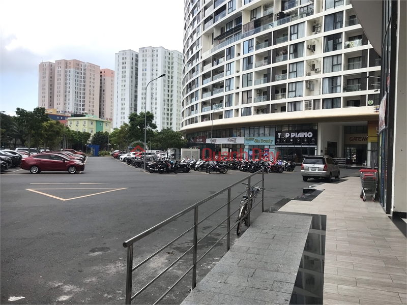 Property Search Vietnam | OneDay | Retail | Rental Listings, Shophouse gateway for rent next to Winmart supermarket in Chi Linh district, HCMC