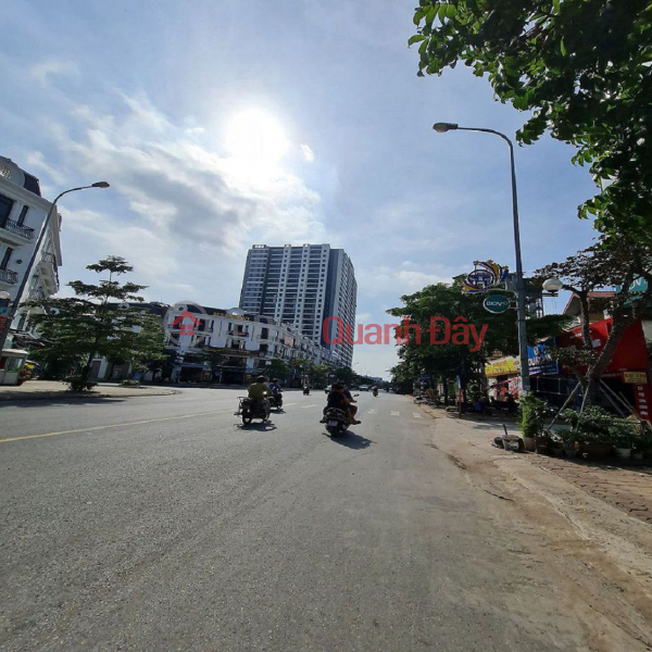 Land for sale in Trau Quy, Gia Lam, Hanoi. Area 61m2. Frontage 4m, car-accessible road. Contact 0989894845 Vietnam, Sales, đ 4.99 Billion