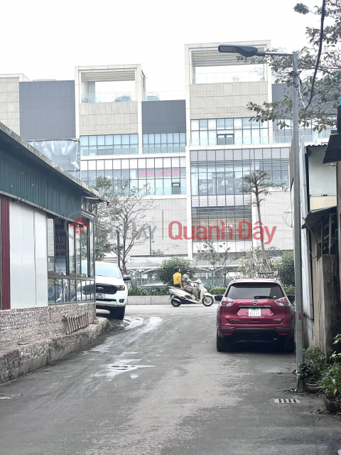 Super rare Lac Long Quan, 9.6m frontage, over 250 million\/m2, football stadium, opposite Lotte 270m2, 2-storey house given away _0