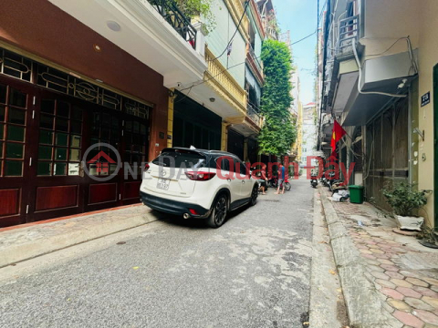 House for sale on Hoang Quoc Viet sidewalk, car for office business, 31m2, 4m, 3 floors, 11.5 billion _0